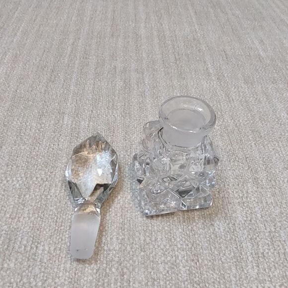 Mini Cut Glass Perfume Bottle Faceted Stopper Vintage - Picture 6 of 9
